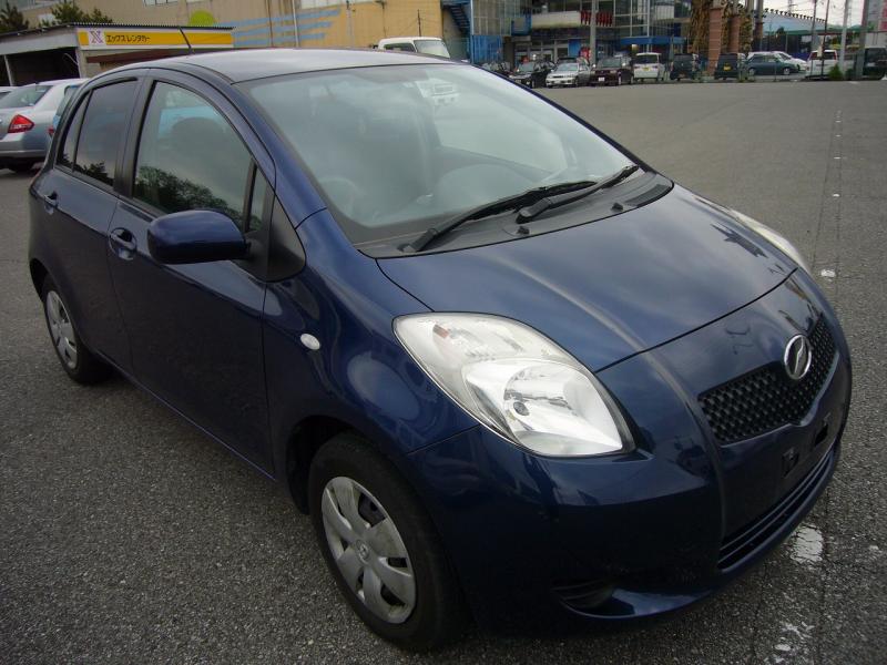 Toyota vitz 2005 год