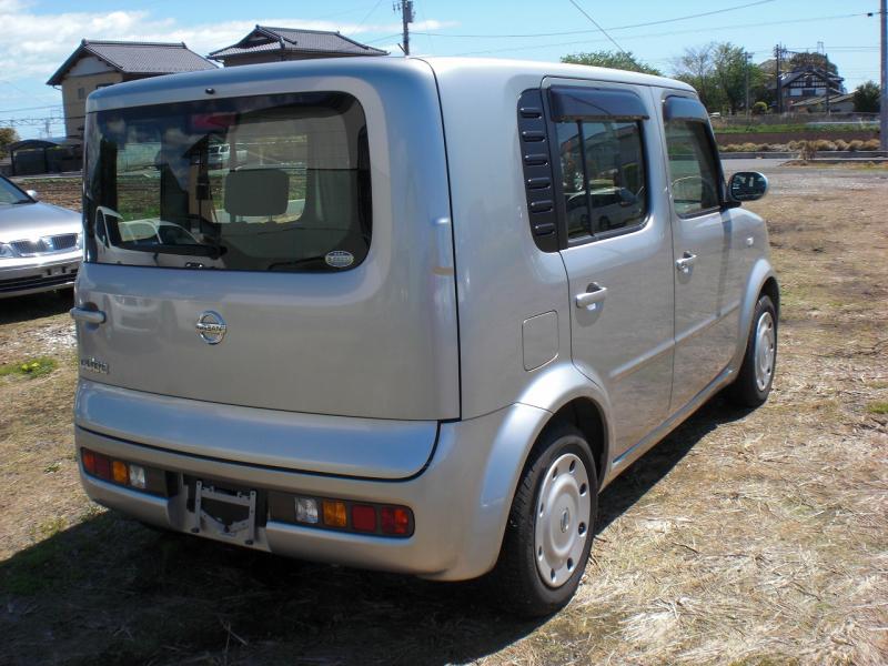 Nissan cube 2004 год