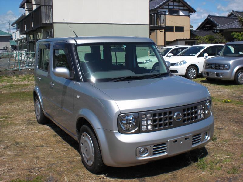 Nissan cube 2004 год